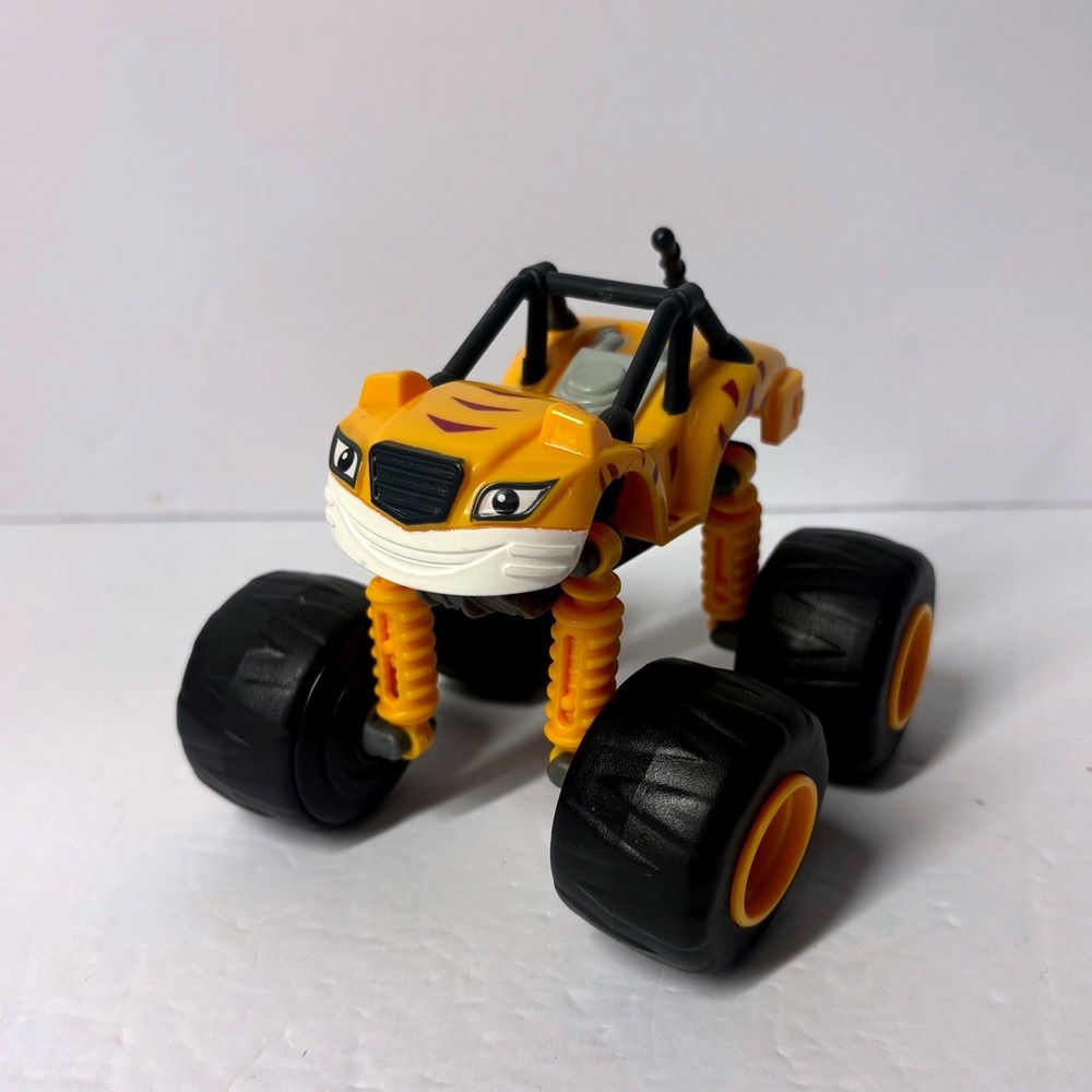 Blaze and the Monster Machines Monster Morphers Stripes Transforming Mattel 2015
